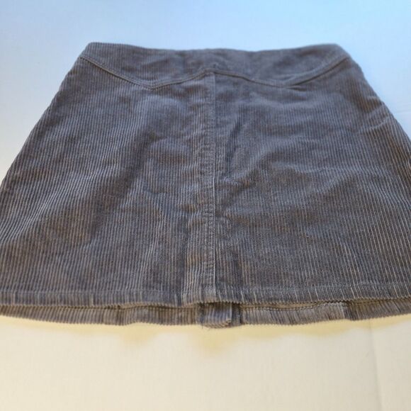 2 Corduroy Skirts, Gray and Red Size L, Cloud Ten & She+Sky, Gray Snaps, Red Zip - Picture 12 of 16